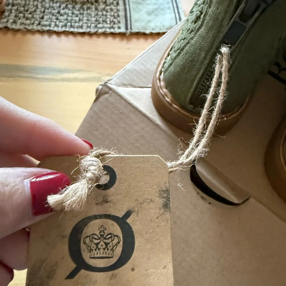 Born Olive Woven Sandals - Picture 4 of 9